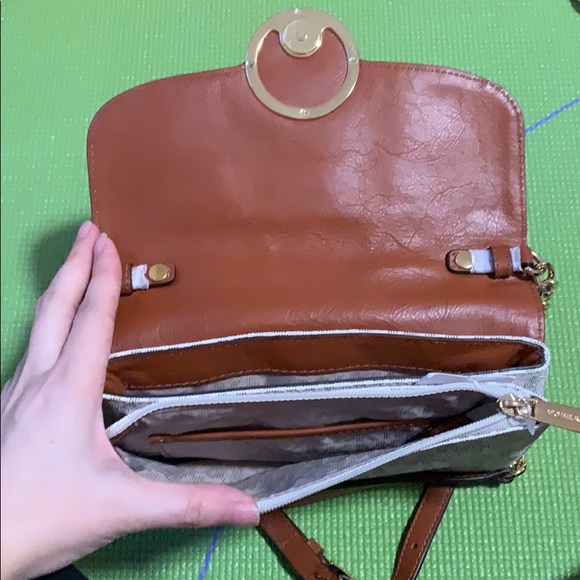 MK fulton flap gsst crossbody - Picture 3 of 5